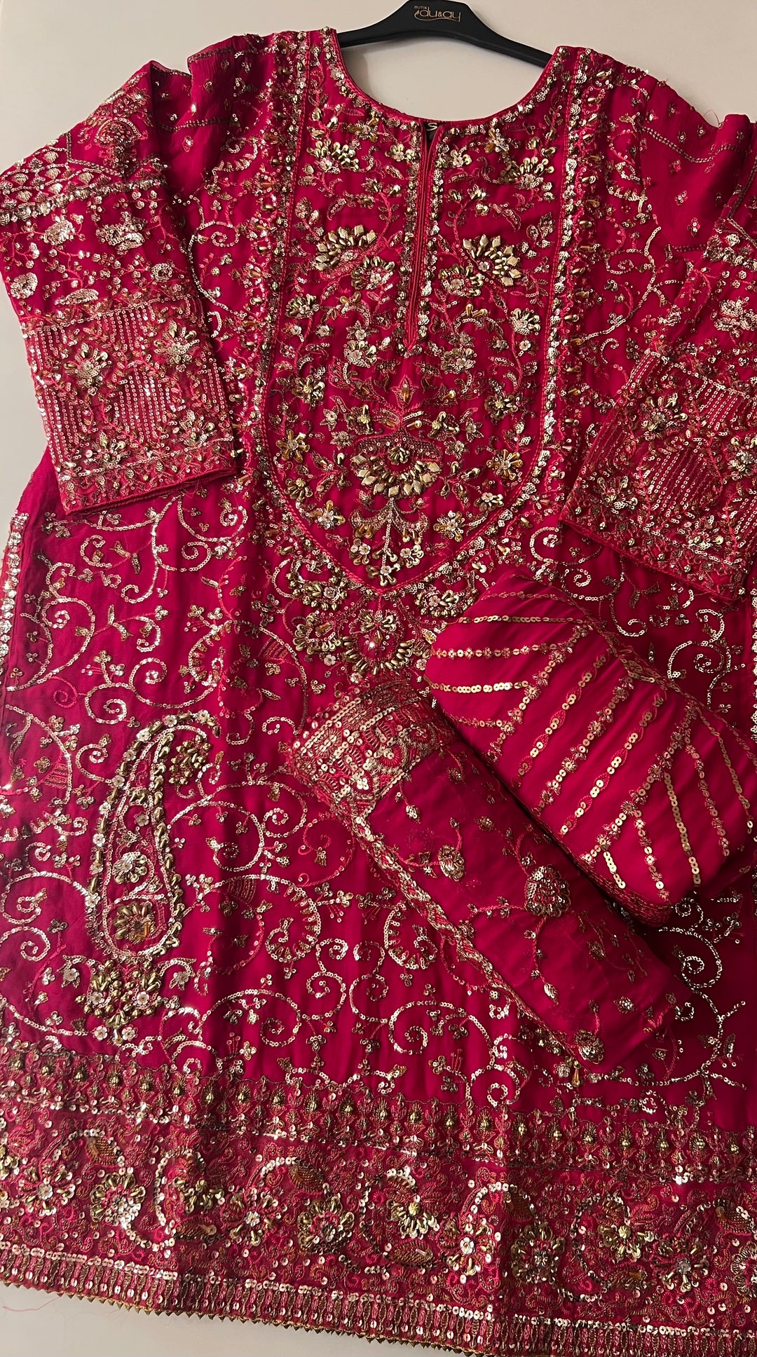 PAKISTANI PURE CHIFFON RANI COLOUR SEQUINS DESIGN- A010