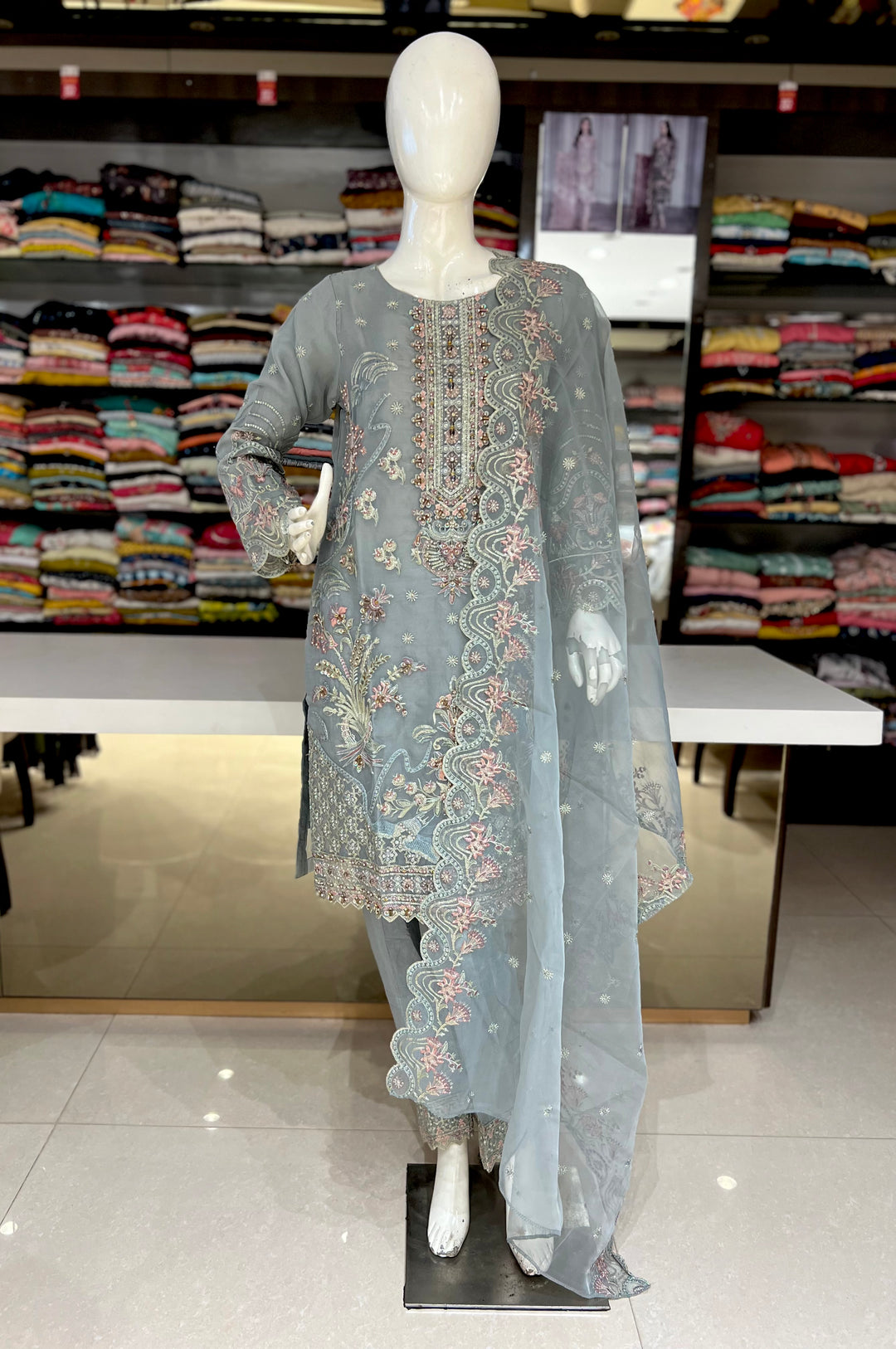 MEGHANA HUSNARA DESIGNER EMB SUIT- H704