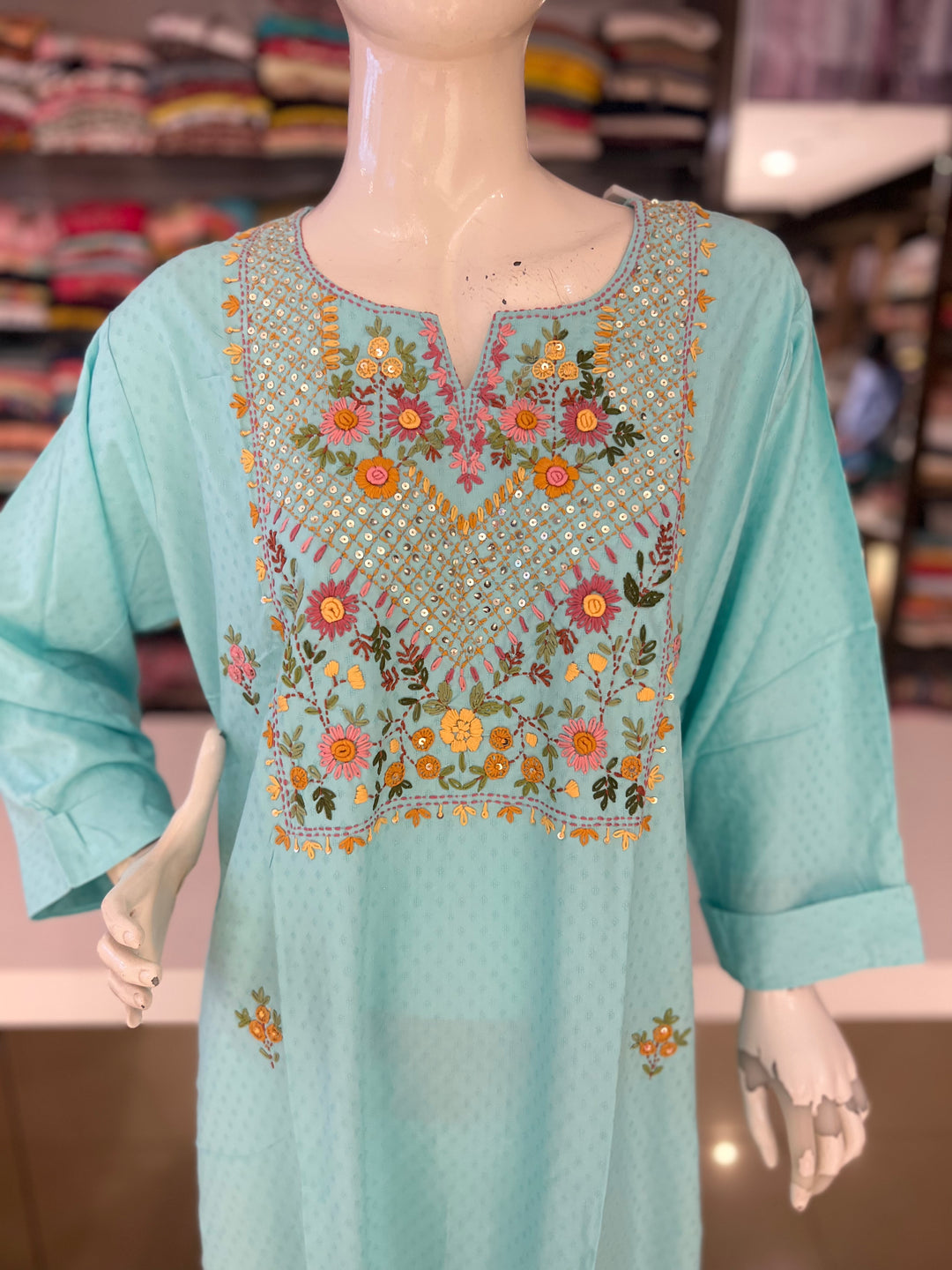 LAXAR EMB KURTI-BT192