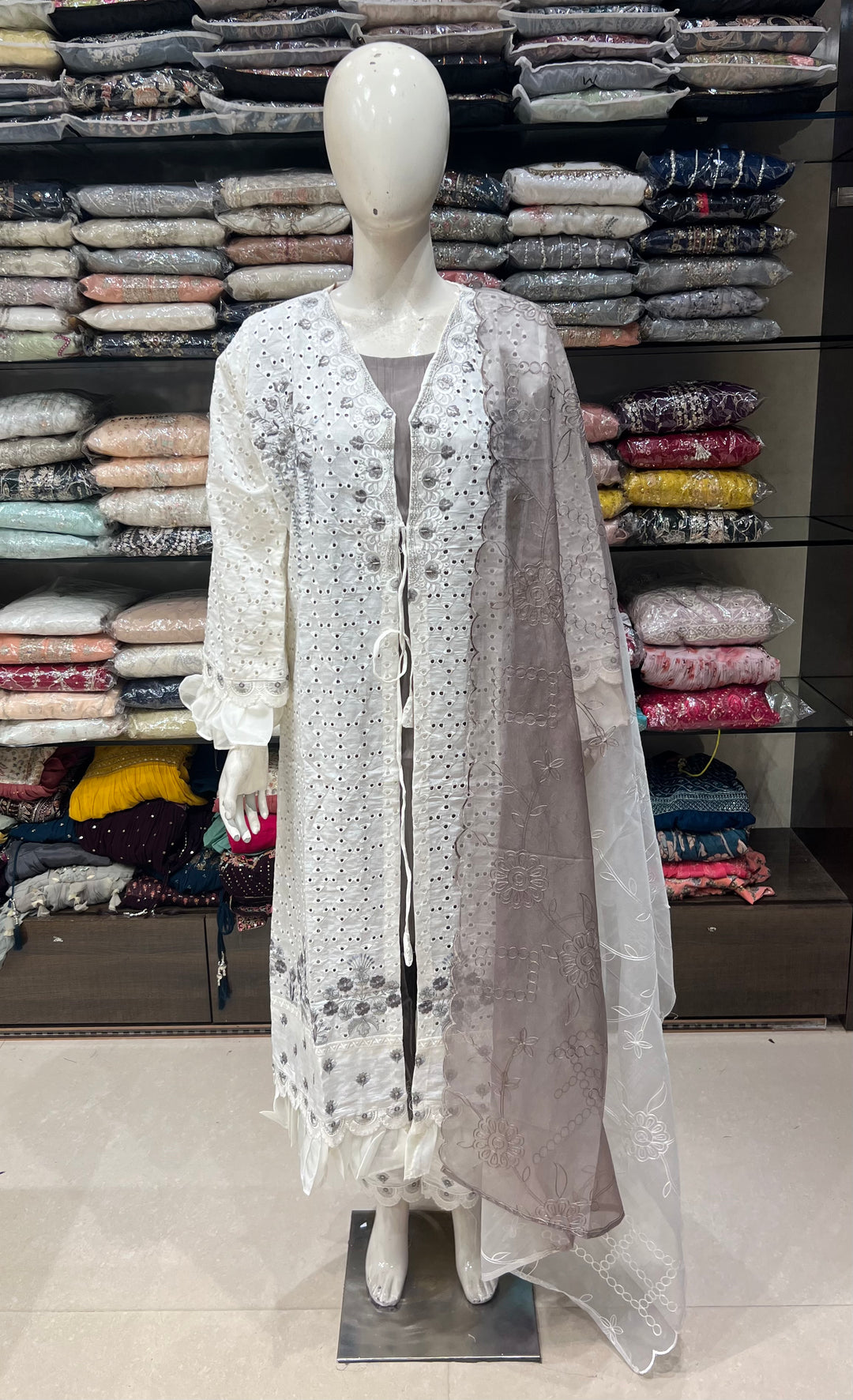 MARIYA PAKISTANI KARACHI SUITS WITH SCHIFFLI WORK -KMSQ03