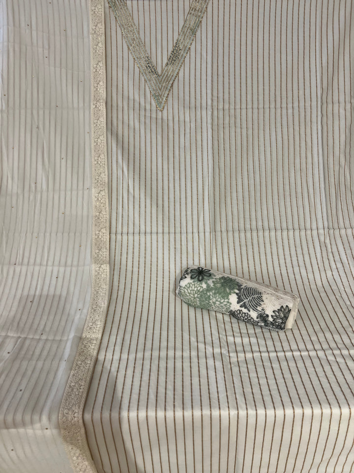 UN STITCHED ORGANZA MATERIAL-BTH103