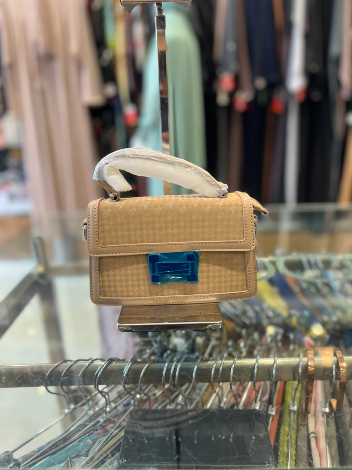 FANCY HAND BAG - BH18/GOLDEN/