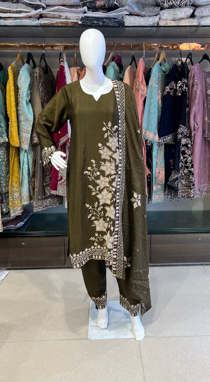 NAAZ EID SPECIAL DESIGNER ETHNIC SUIT - SBC011