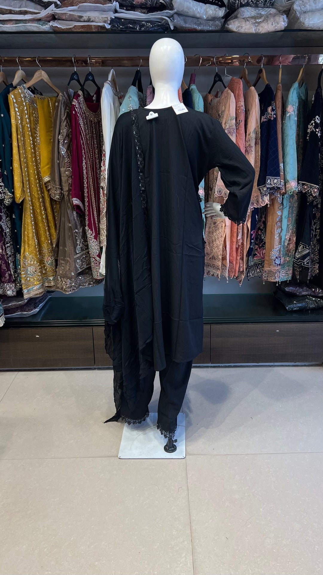 ALMAS EXCLUSIVE DESIGNER COLLECTIONS - NIKF01