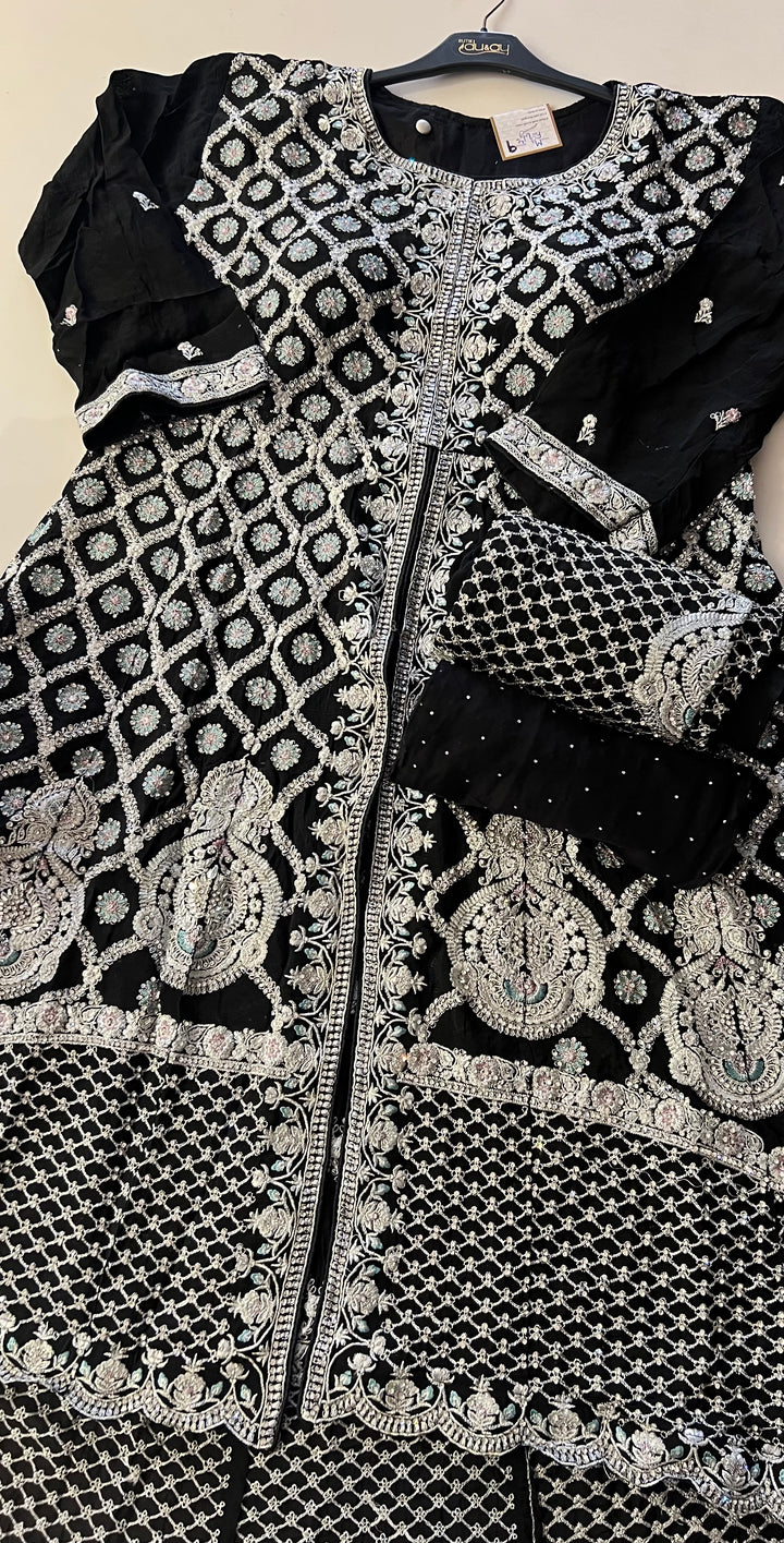 HANDWORK DESIGNER SUIT - MZEJ09