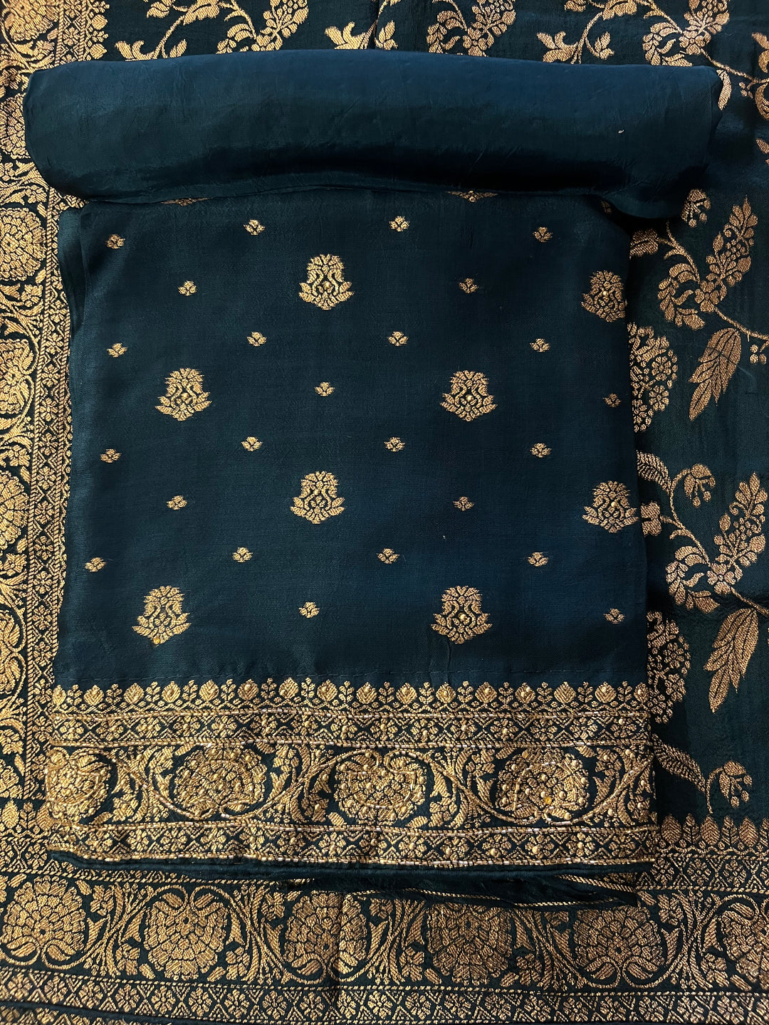 UNSTITCHED BANARAS CUT DANA DRESS MATERIAL - IKFT03