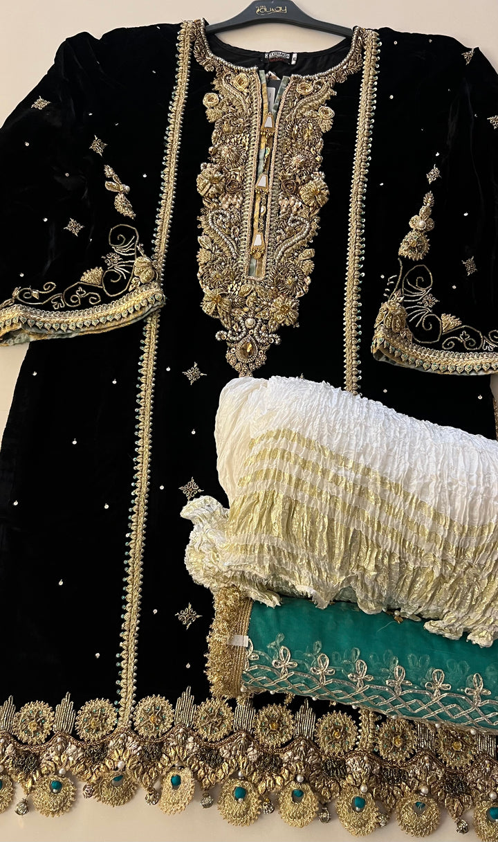PAKISTANI KHUDABAKSH DESIGNER SUIT - KH01