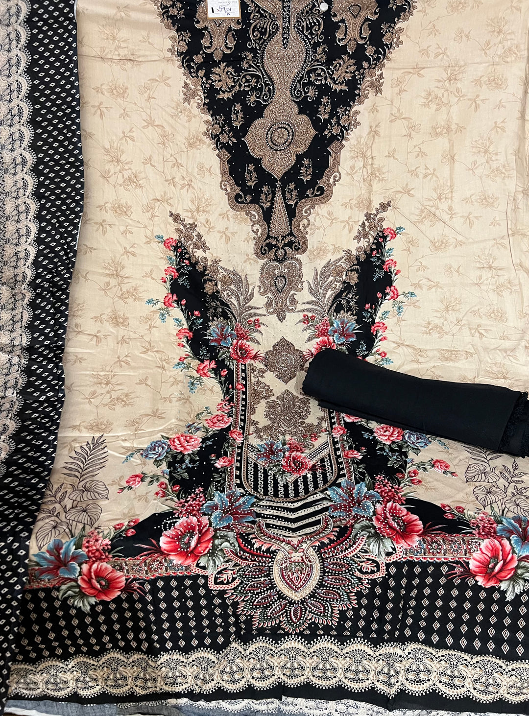 KASHMIRI DESIGNER UNSTITCHED DRESS MATERIAL-IKDD01