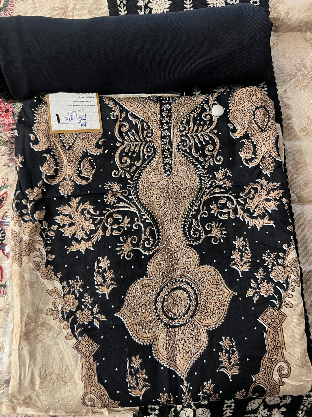KASHMIRI DESIGNER UNSTITCHED DRESS MATERIAL-IKDD01