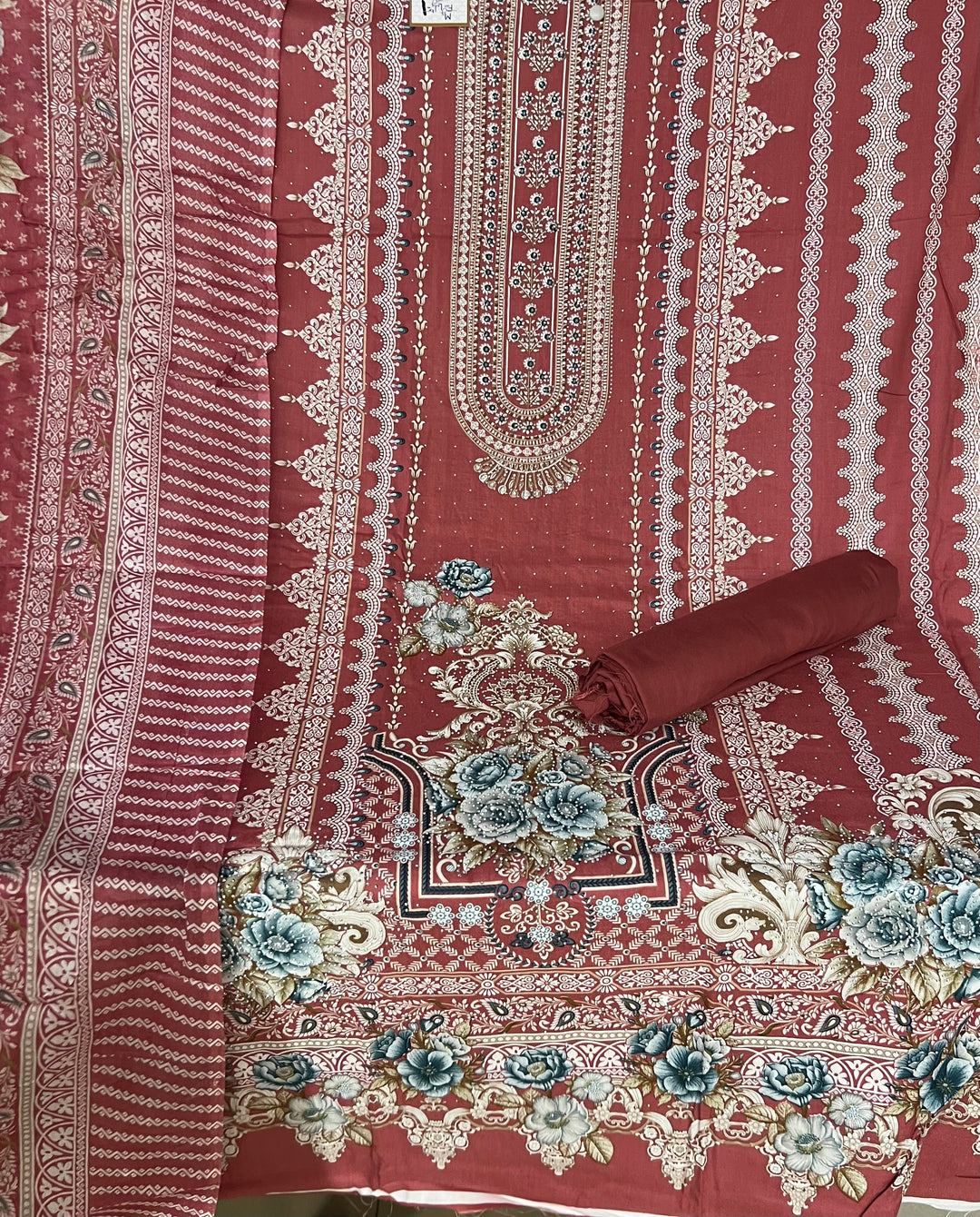 KASHMIRI DESIGNER UNSTITCHED DRESS MATERIAL-IKDD01