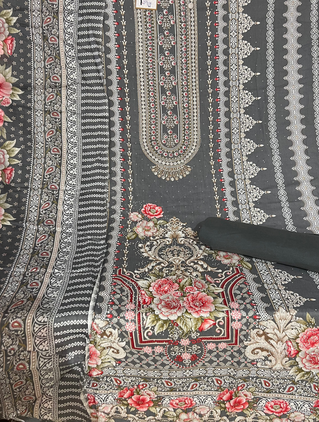 KASHMIRI DESIGNER UNSTITCHED DRESS MATERIAL-IKDD01