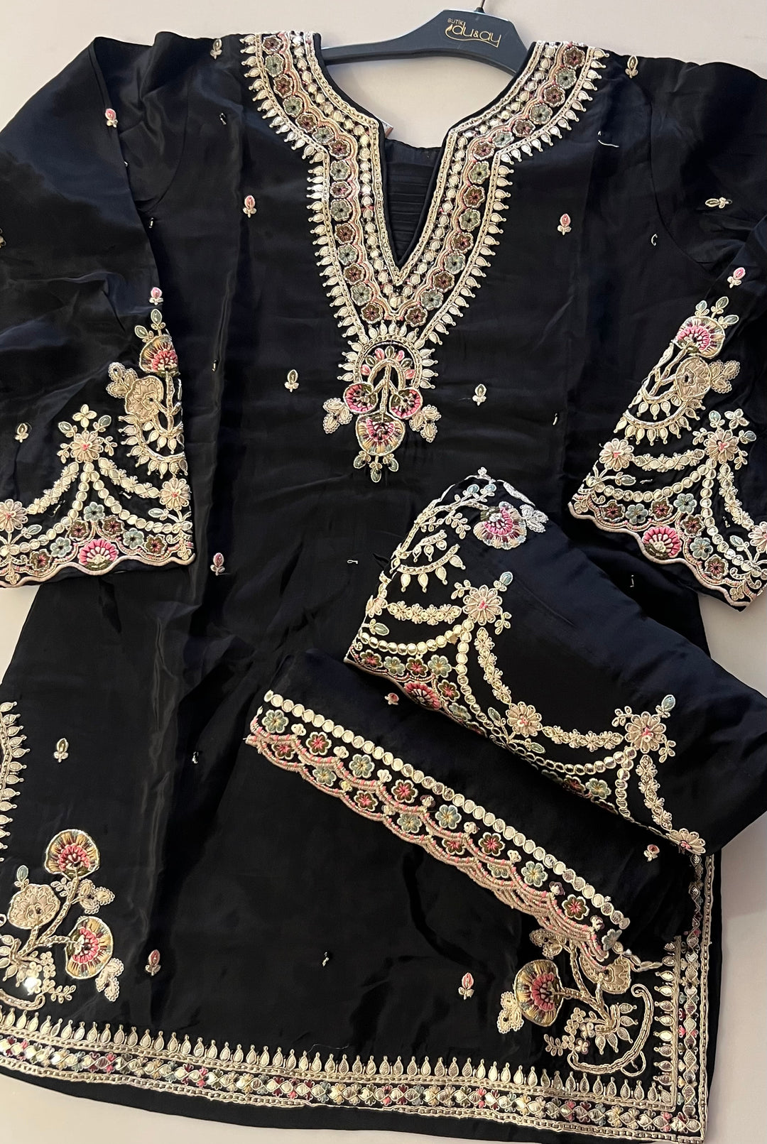 EMBRIDORY WORK DESIGNER SUIT - BTZA09/01