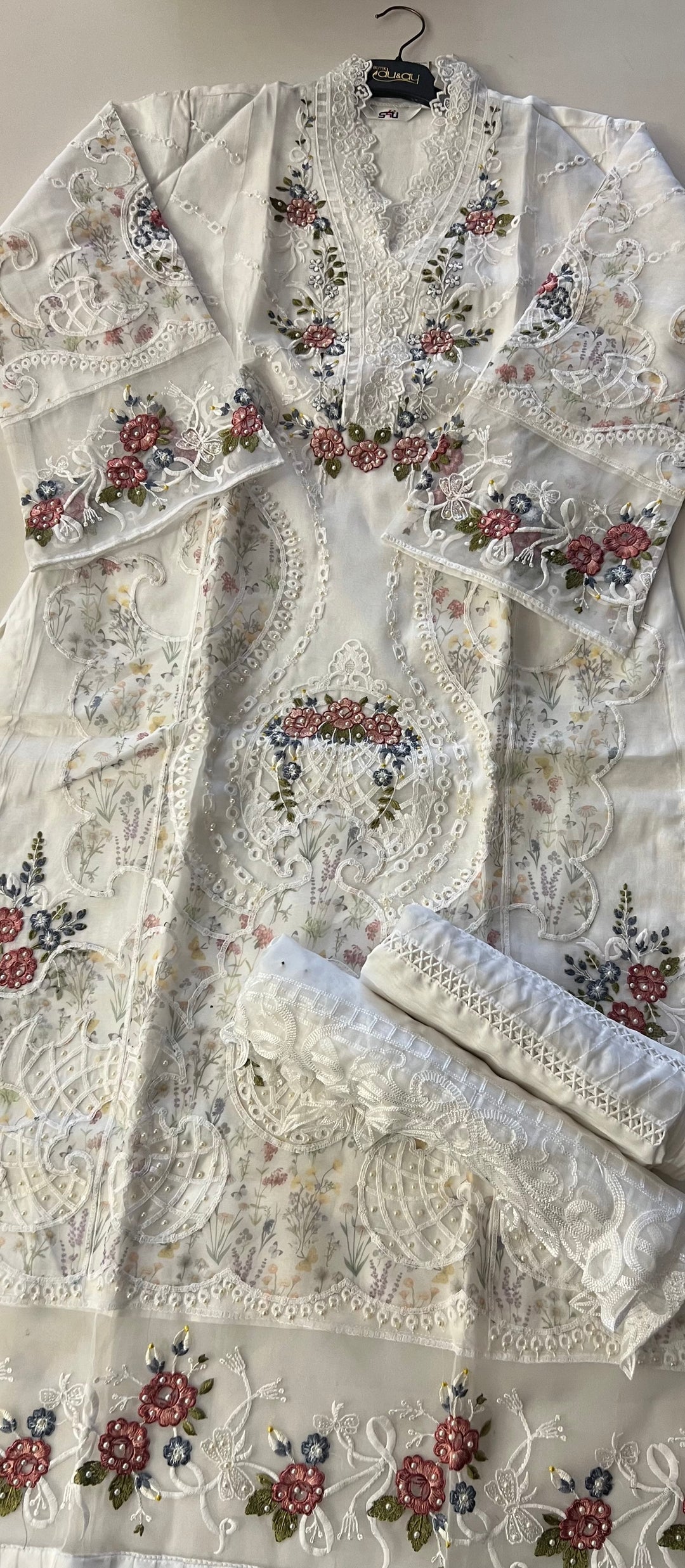 SASHA DESIGNER EMBROIDERY SUITS - BRT66