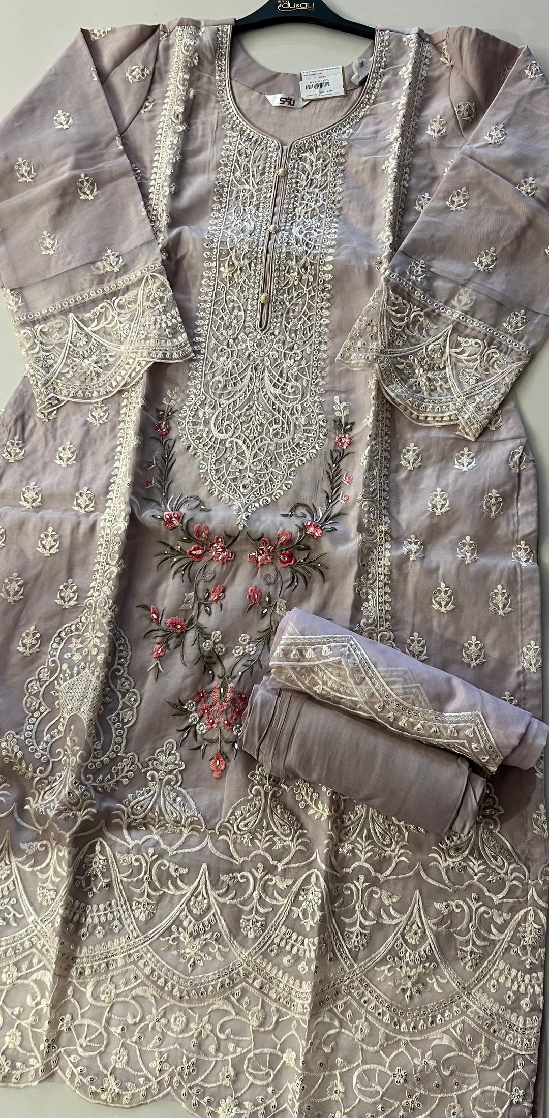 SASHA DESIGNER EMBROIDERY SUITS - BRT66