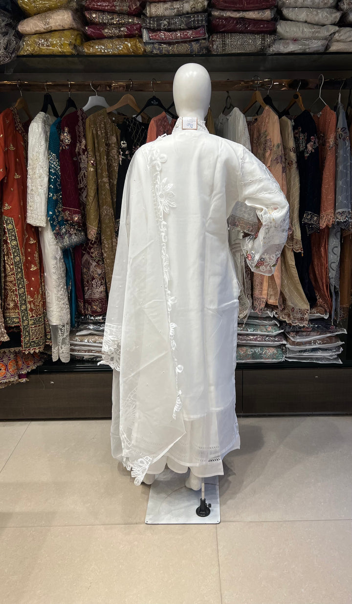 SASHA DESIGNER EMBROIDERY SUITS - BRT66