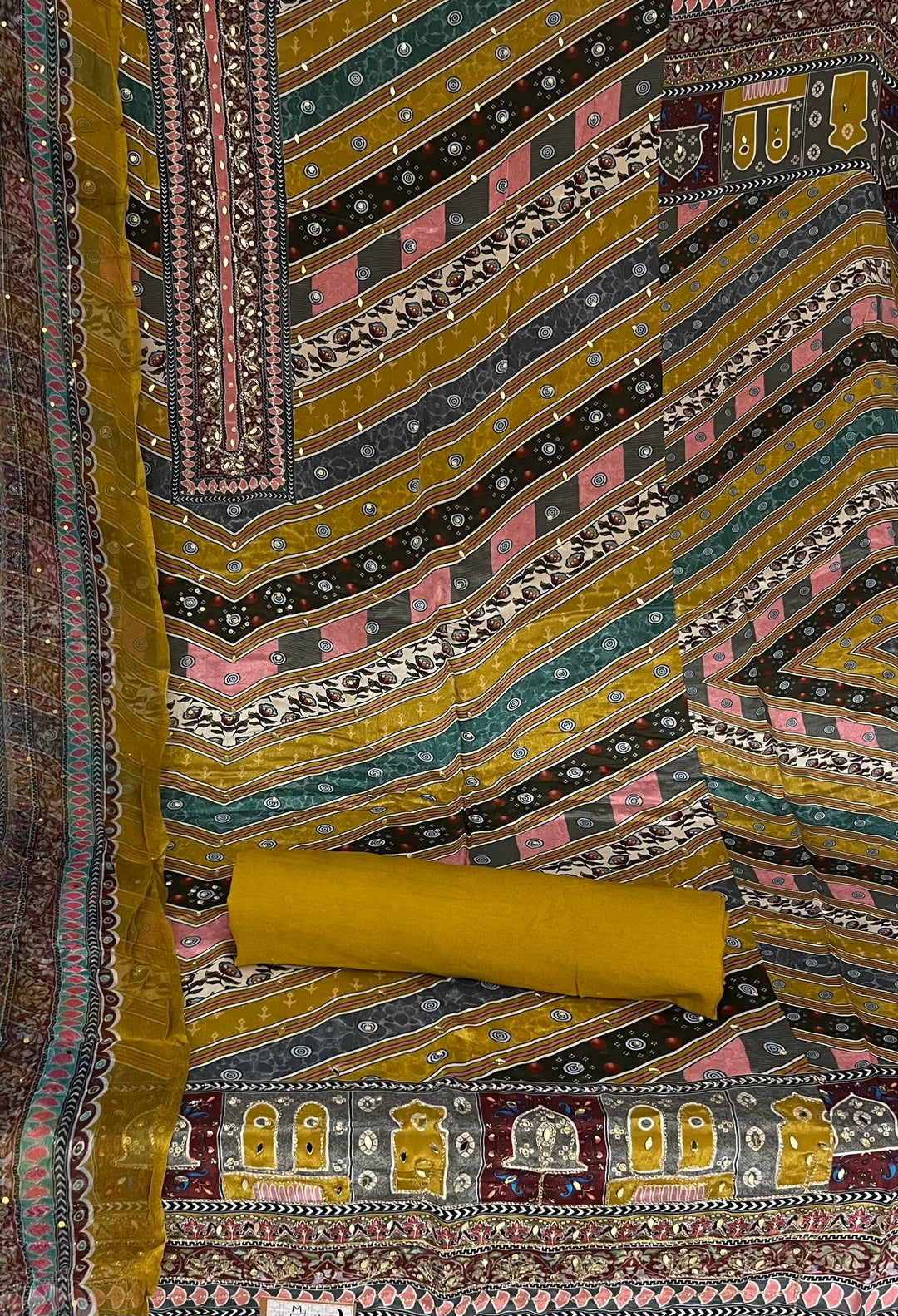 RAJWADI DESIGNER MATERIAL- BTRB01