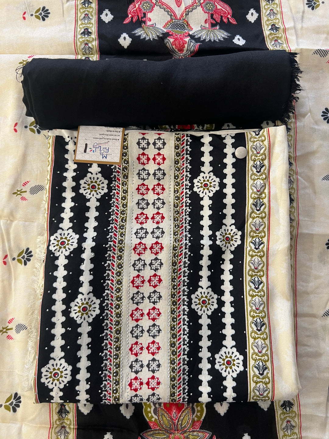 KASHMIRI DESIGNER UNSTITCHED DRESS MATERIAL-IKDD01