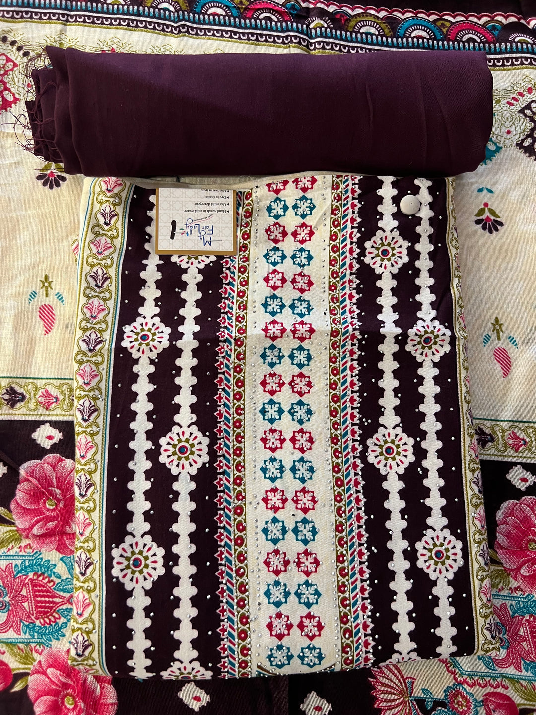 KASHMIRI DESIGNER UNSTITCHED DRESS MATERIAL-IKDD01