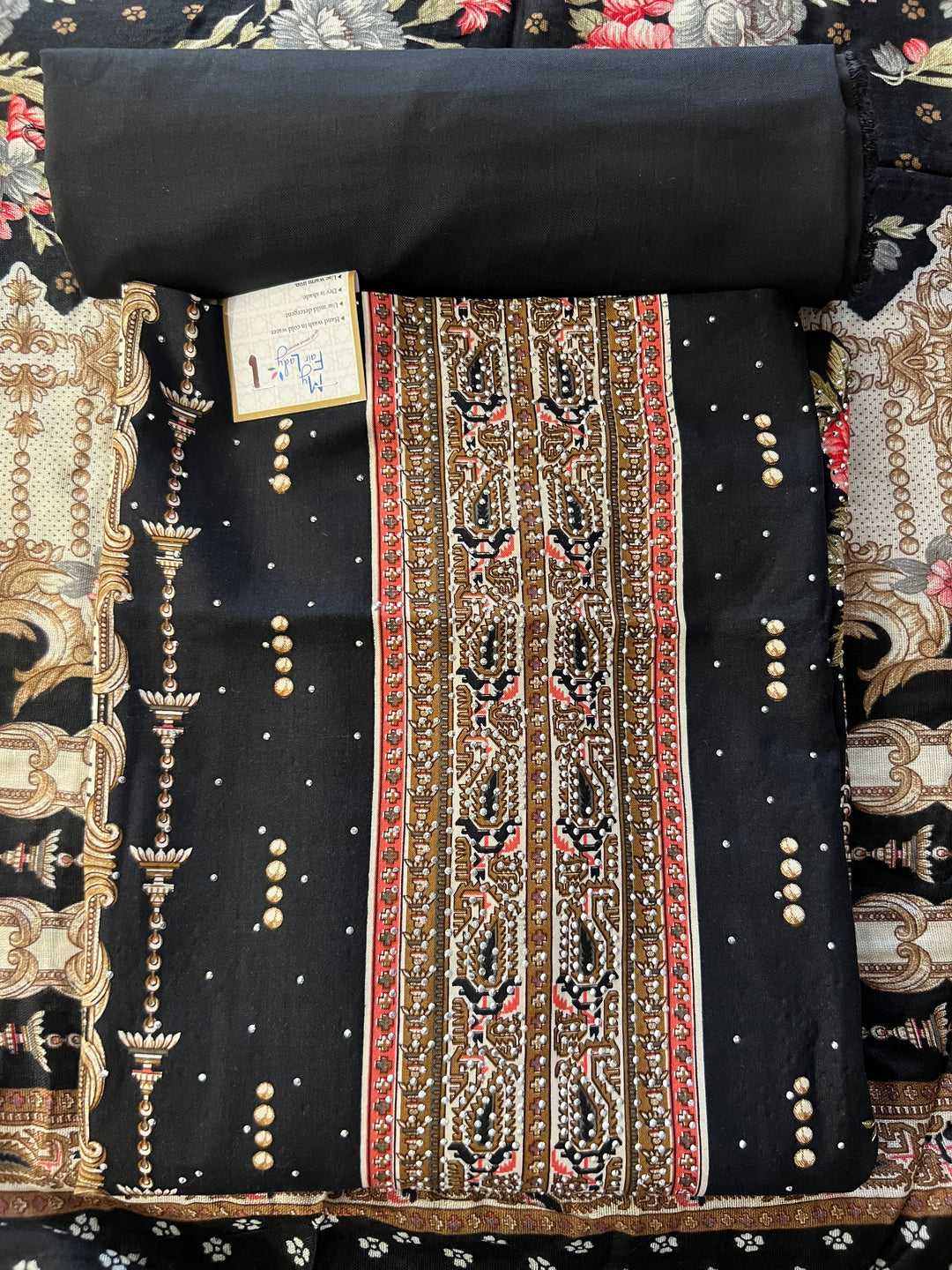 KASHMIRI DESIGNER UNSTITCHED DRESS MATERIAL-IKDD01