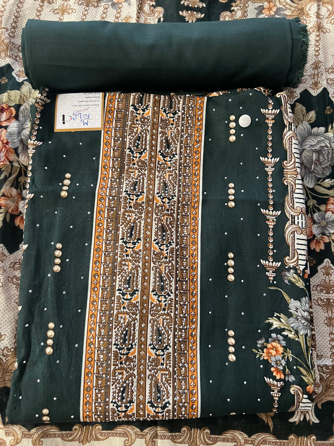 KASHMIRI DESIGNER UNSTITCHED DRESS MATERIAL-IKDD01