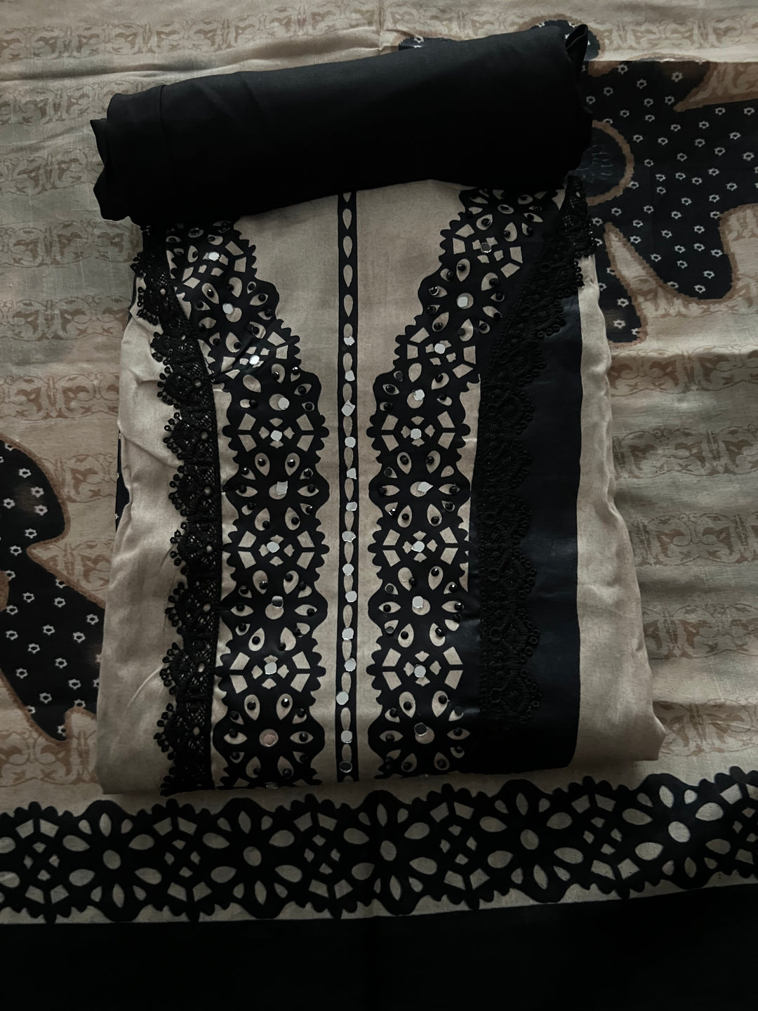 DESIGNER UNSTITCHED DRESS MATERIAL - BTMF28