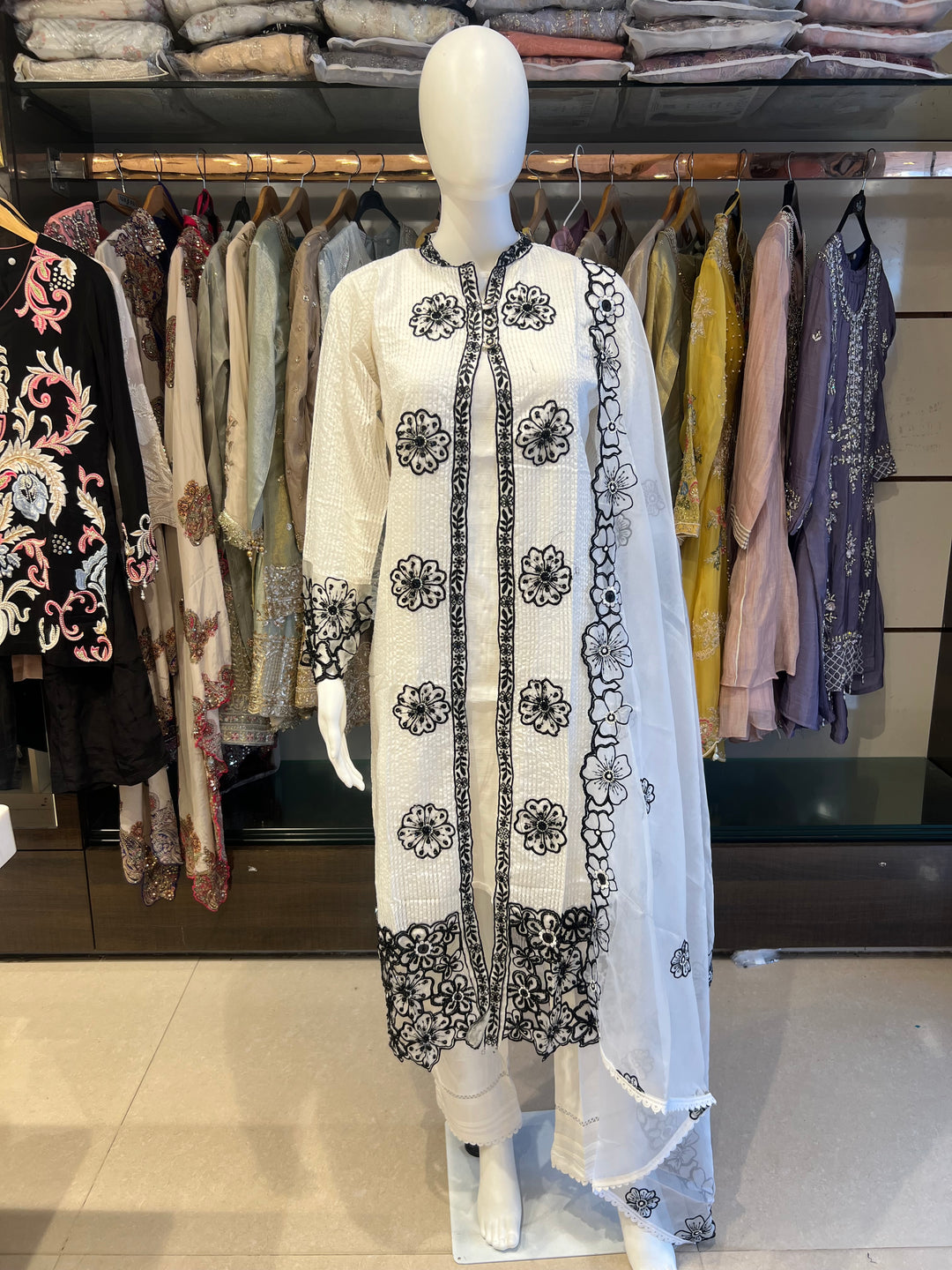 QAMAR ELITE FESTIVE DESIGNER ETHNIC SUIT -IKNE02