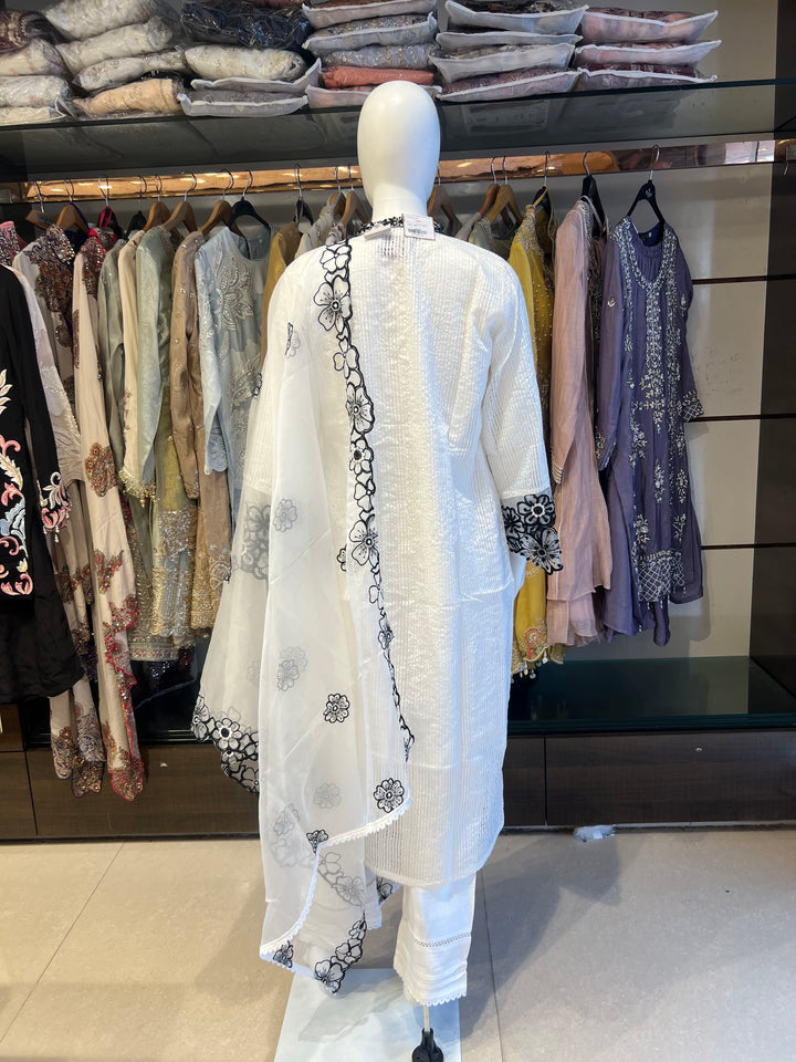 QAMAR ELITE FESTIVE DESIGNER ETHNIC SUIT -IKNE02