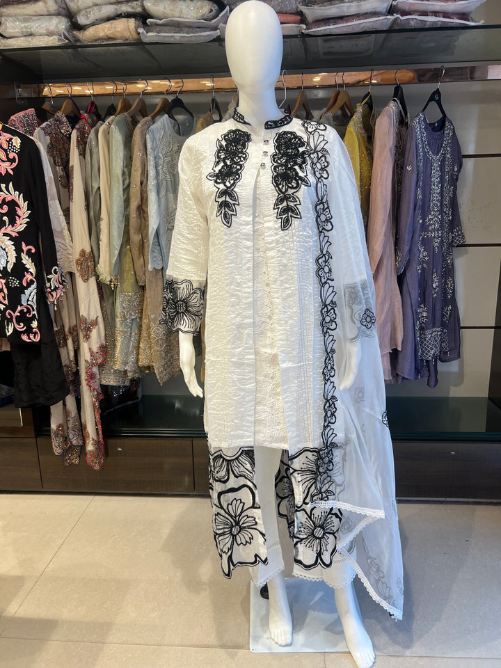 QAMAR ELITE FESTIVE DESIGNER ETHNIC SUIT -IKNE01
