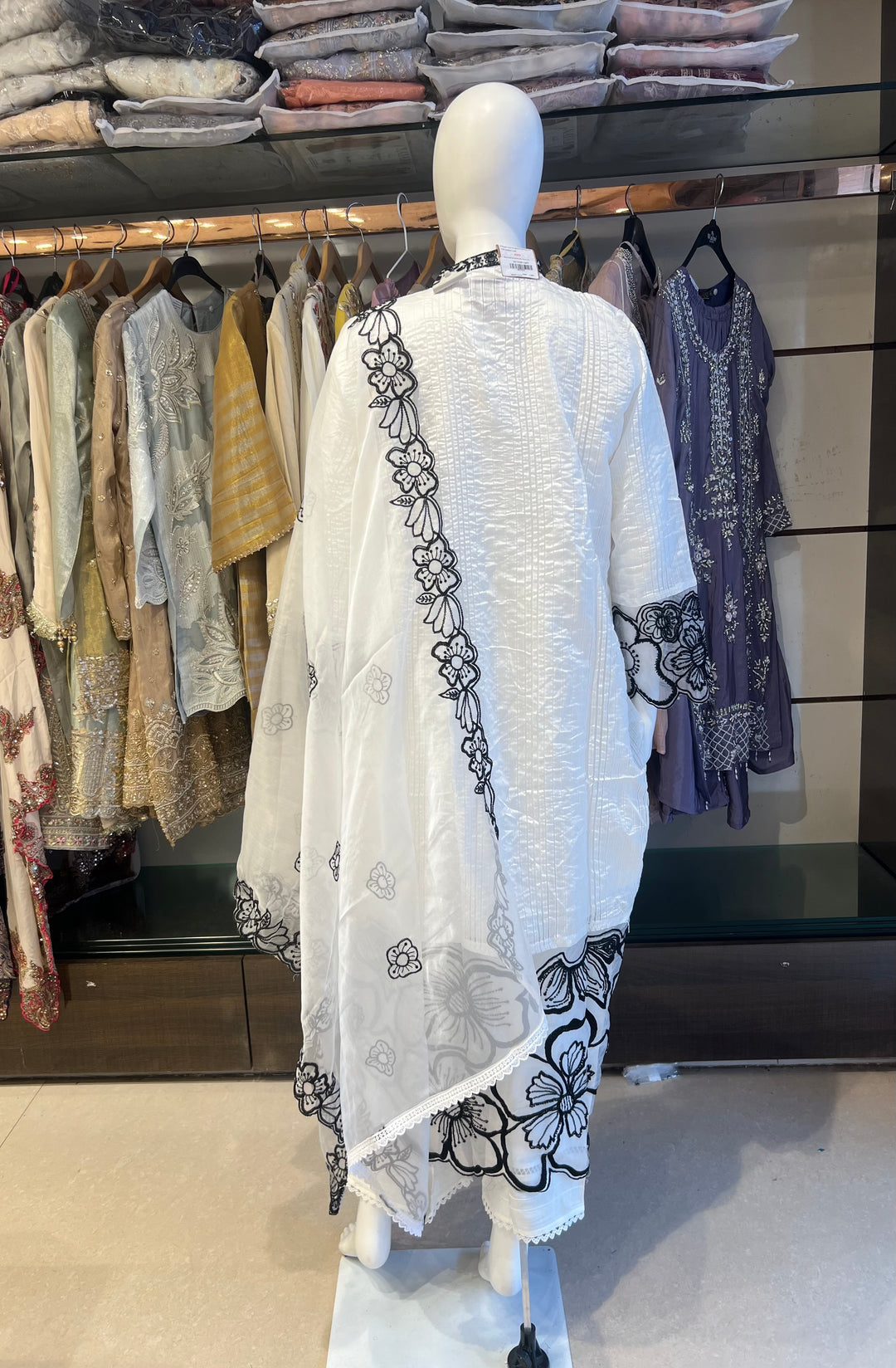 QAMAR ELITE FESTIVE DESIGNER ETHNIC SUIT -IKNE01