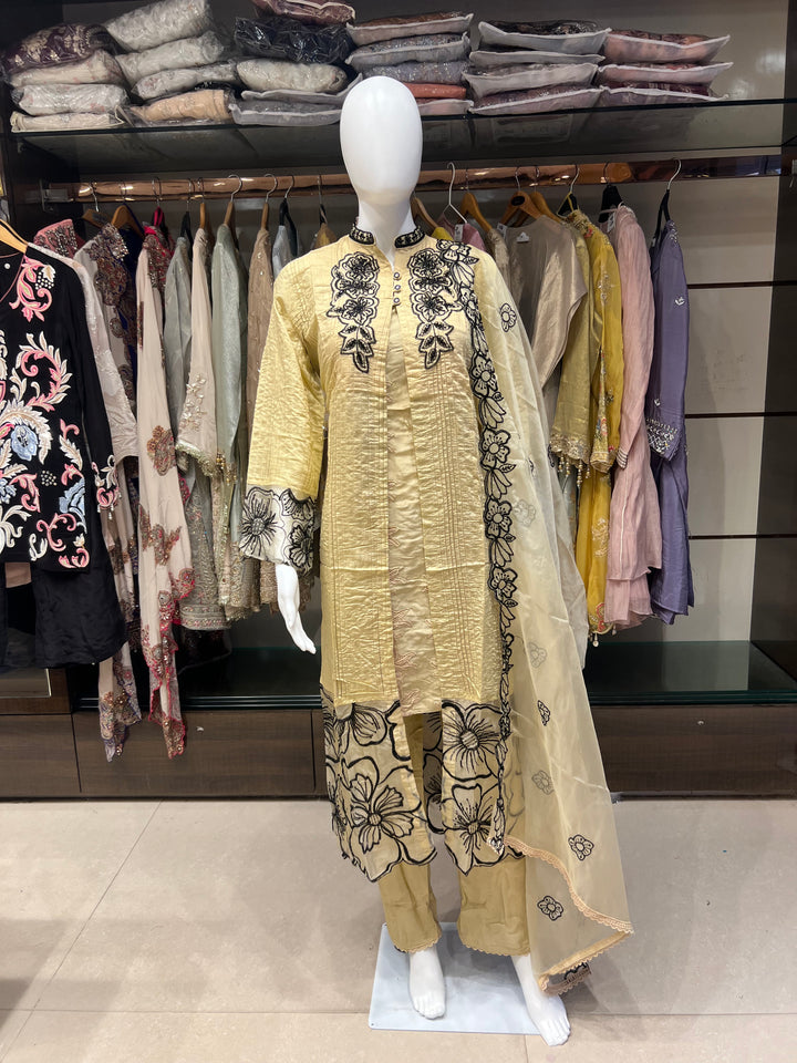QAMAR ELITE FESTIVE  ETHNICDESIGNER SUIT -IKNE01