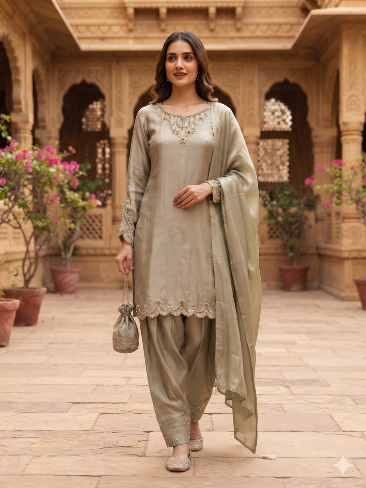 CUT WORK DESIGNER SUIT - MDQ04