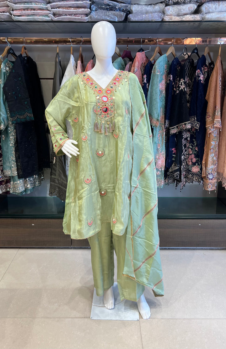 AREEZA LUXURY DESIGNER FESTIVE PARTY WEAR SUIT - MDFY119