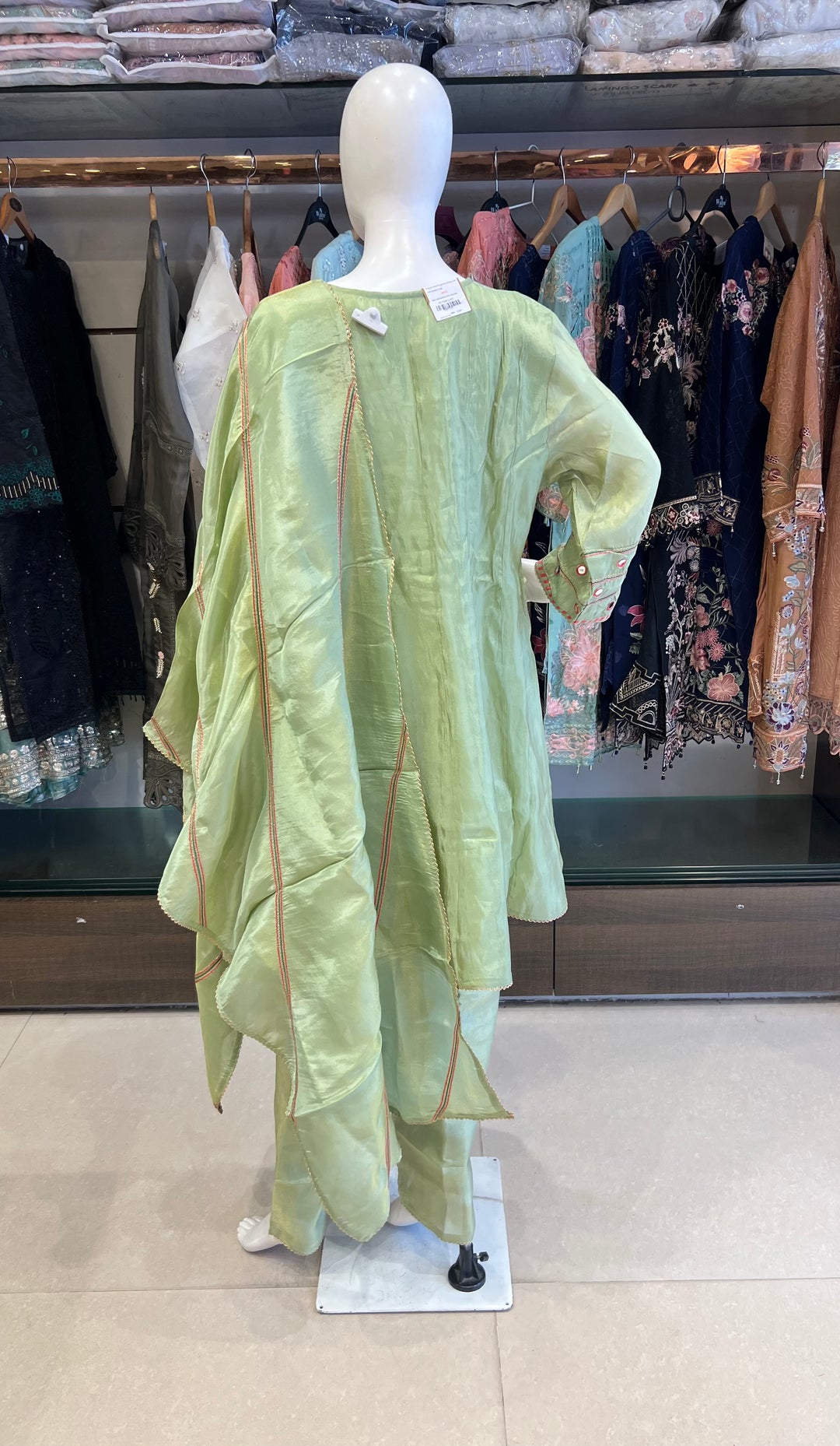 AREEZA LUXURY DESIGNER FESTIVE PARTY WEAR SUIT - MDFY119