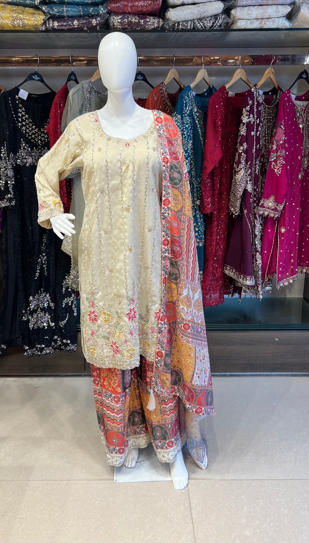 HAND WORK DESIGNER SUIT - MDFA08